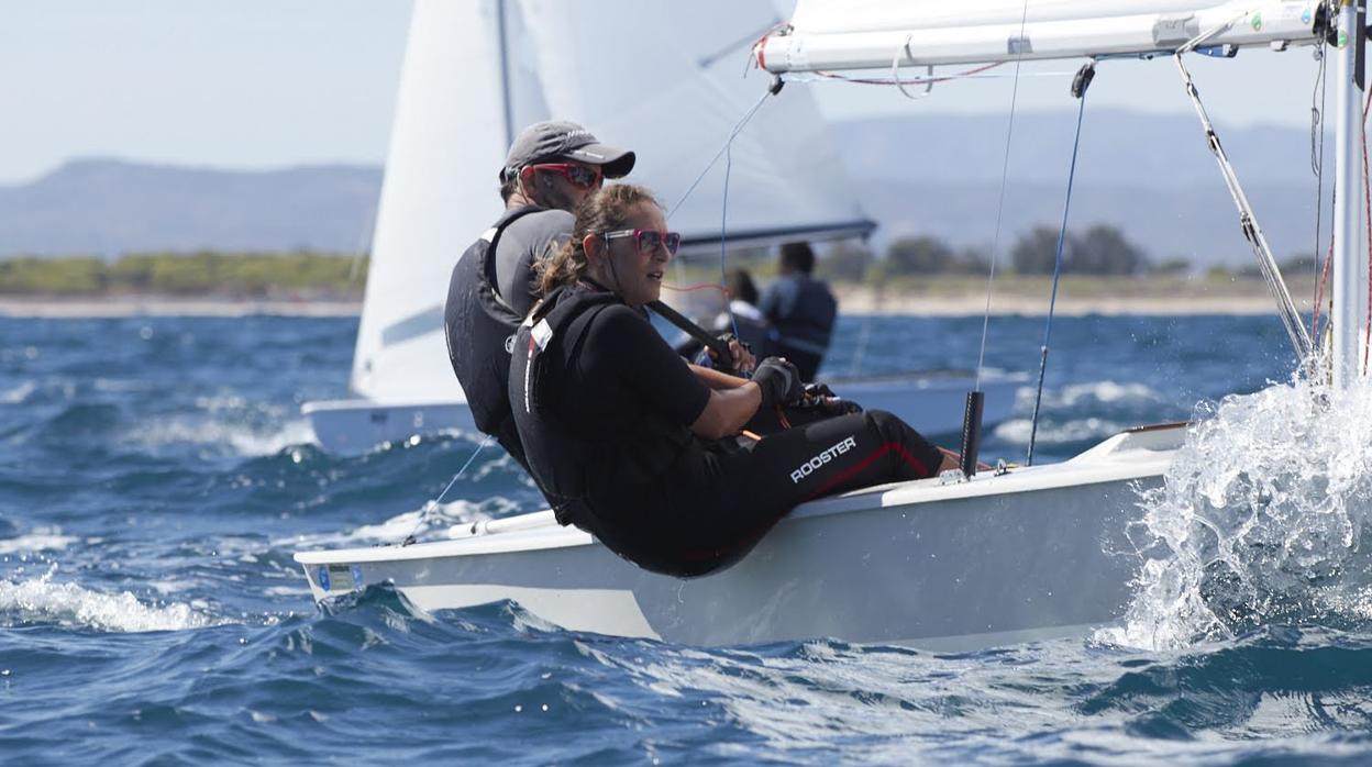 Ángel Ballesteros y María del Mar Correa, campeones de España de Snipe Master