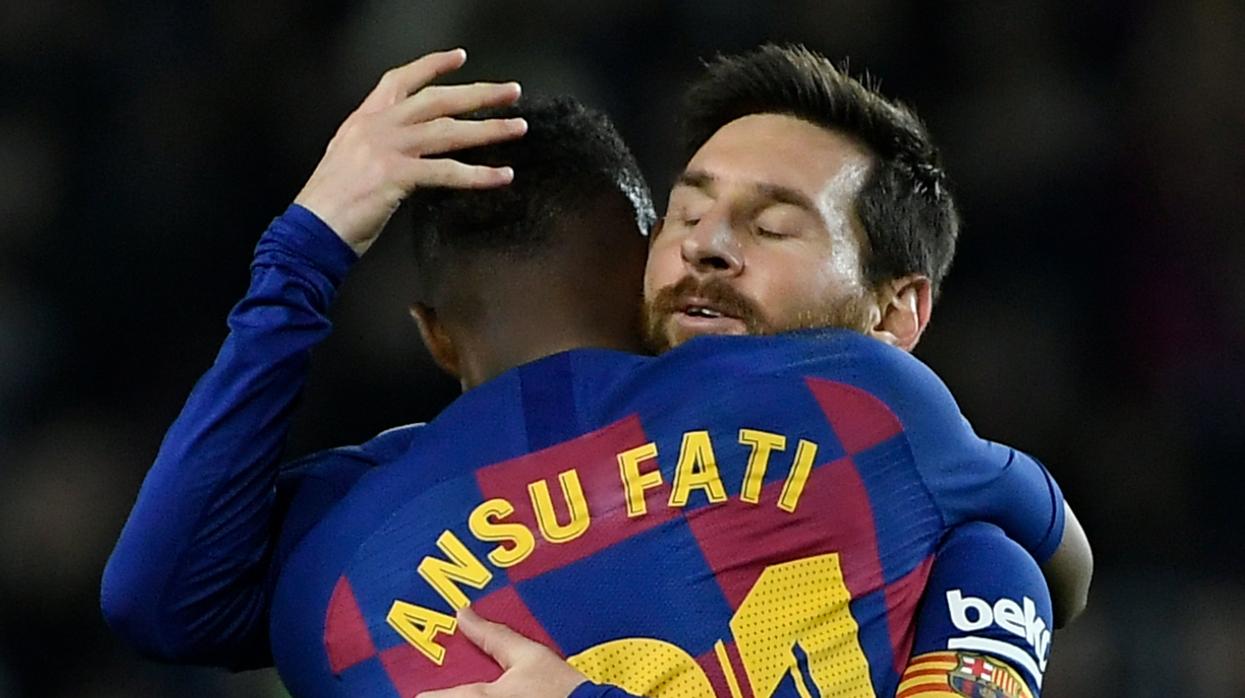 Messi y Ansu Fati celebran un gol del Barcelona