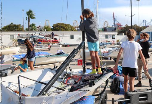 19 barcos compiten en Valencia por el campeonato de España de 29er