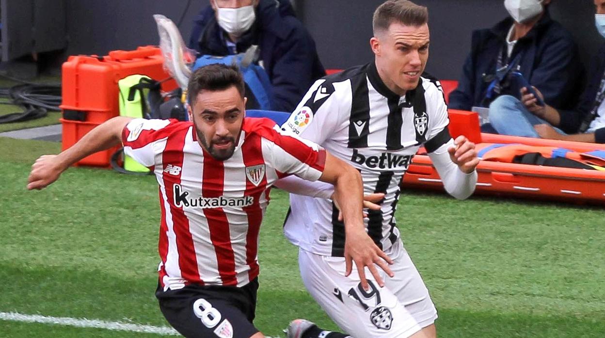 Berenguer y Williams dan al Athletic su primera victoria en San Mamés