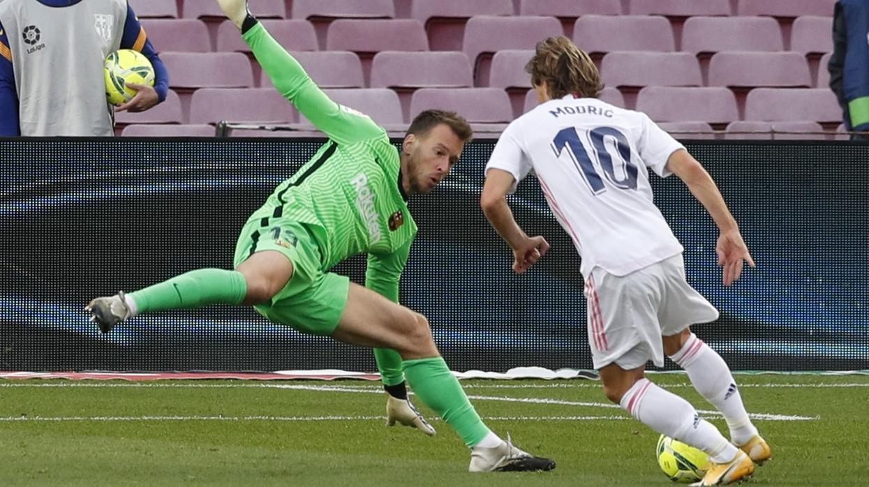 El golazo de Modric para certificar la victoria del Madrid en el Camp Nou