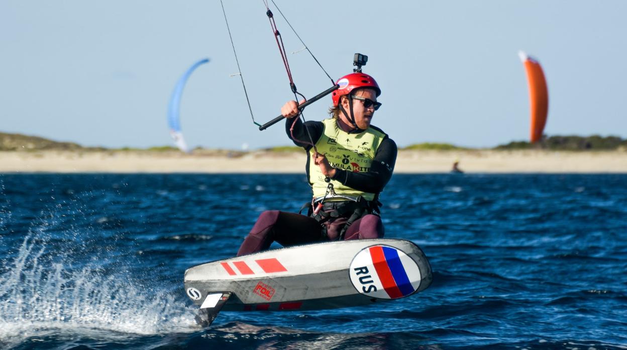 Denis Taradin lidera las Formula Kite Spain Series por delante de Alejandro Climent