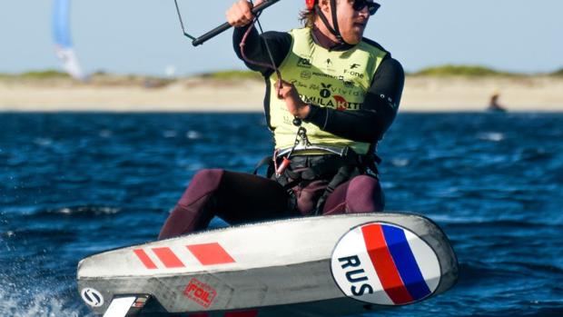 Denis Taradin lidera las Formula Kite Spain Series por delante de Alejandro Climent