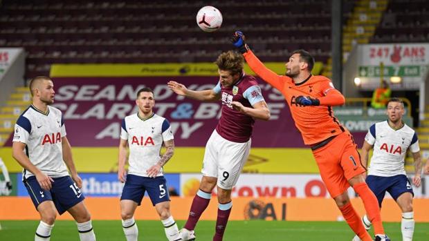 El Tottenham saca petróleo ante el Burnley