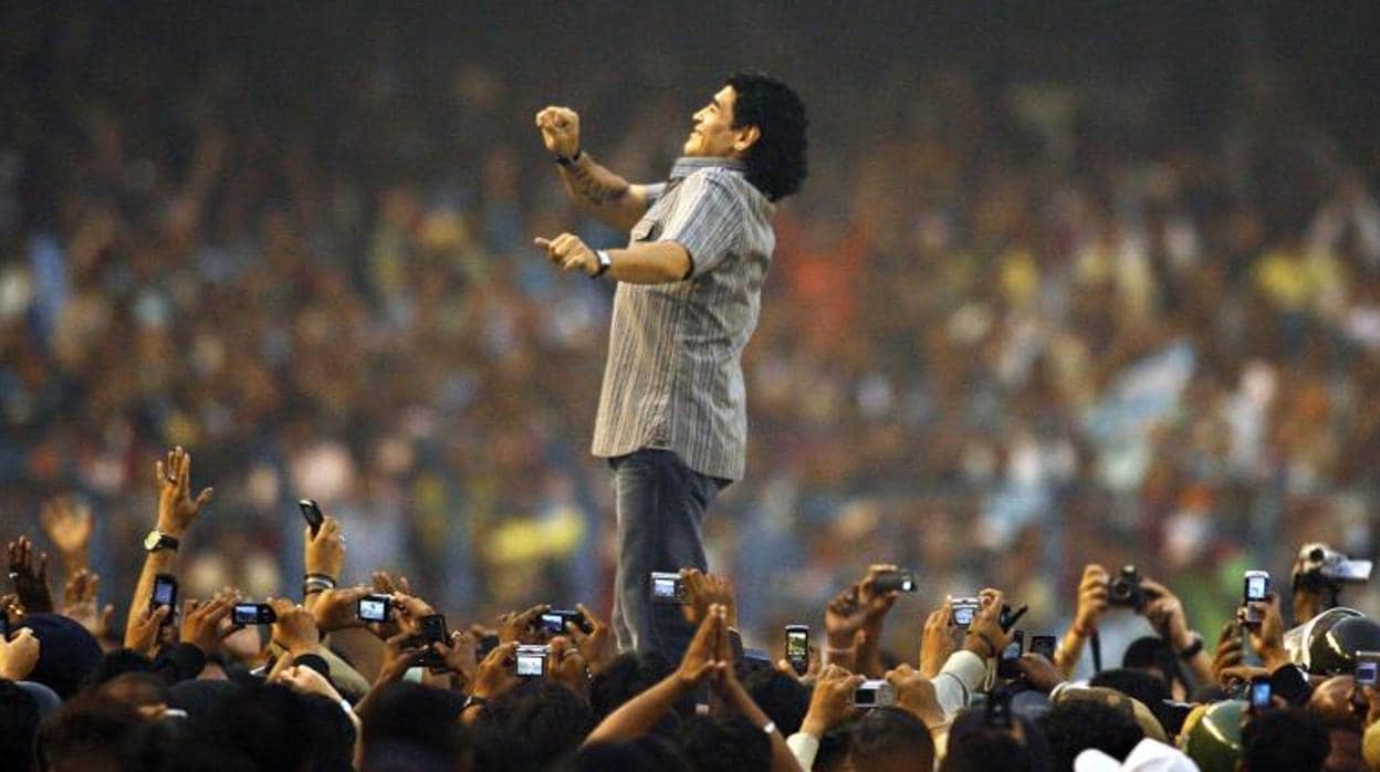 Maradona, el «10» que le habló a Dios de tú