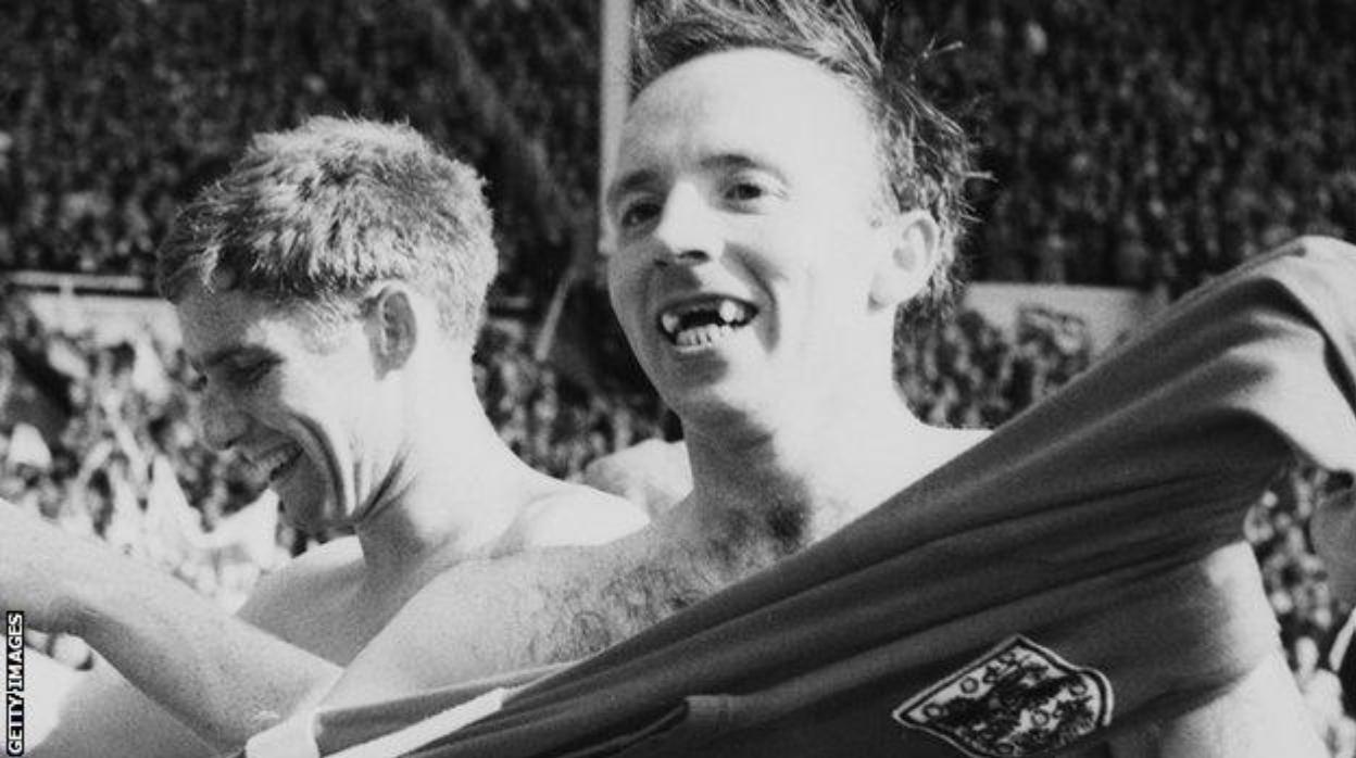 Muere Nobby Stiles, la dentadura postiza más famosa de Inglaterra