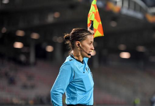 Guadalupe Porras, la árbitra que derriba muros: «Cada mala experiencia me dio más energía para seguir»