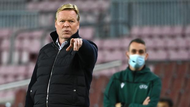 Koeman: cenas, golf, familia y disciplina para alzar el vuelo del Barça