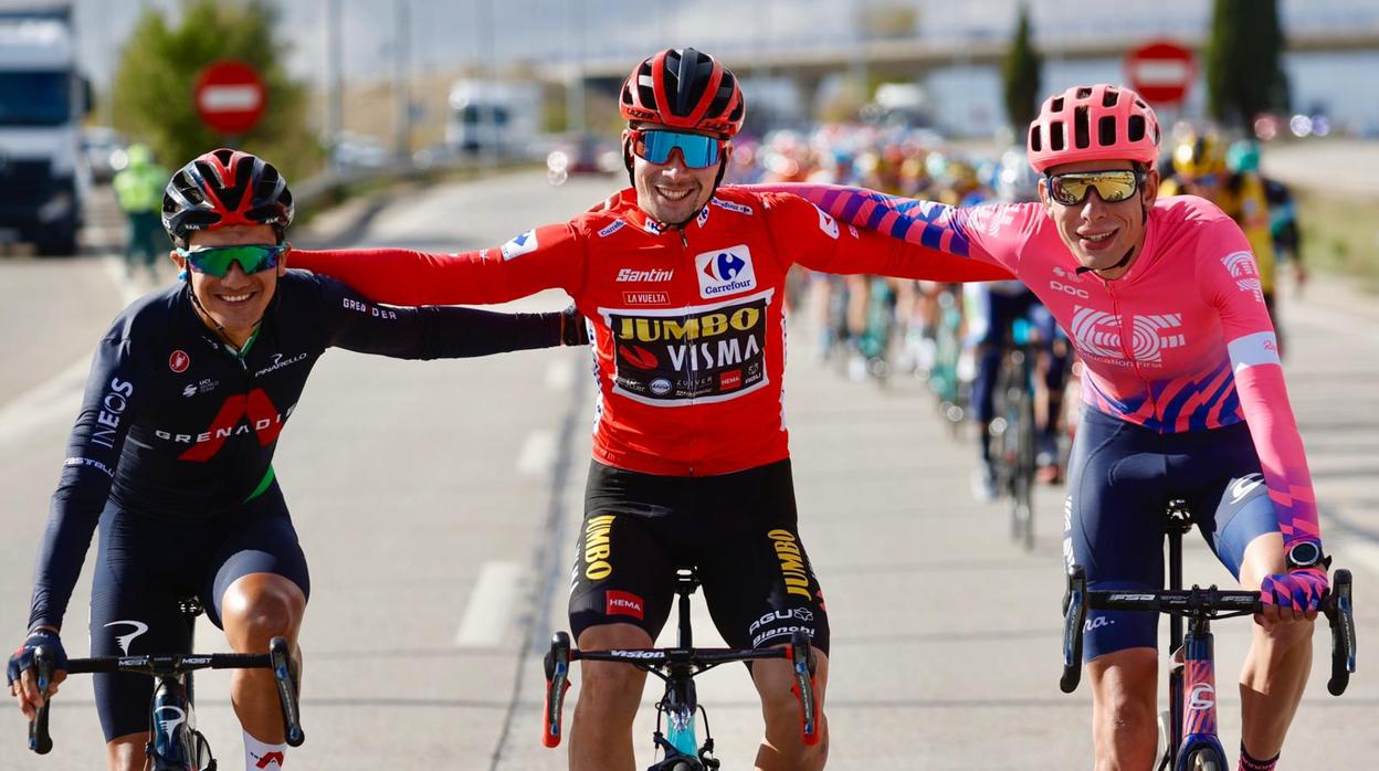 Roglic, con Carapaz y Carthy, los tres primeros de la Vuelta