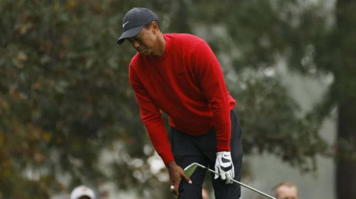 El descalabro de Tiger Woods en el hoyo 12: tres bolas al agua y un séptuple bogey