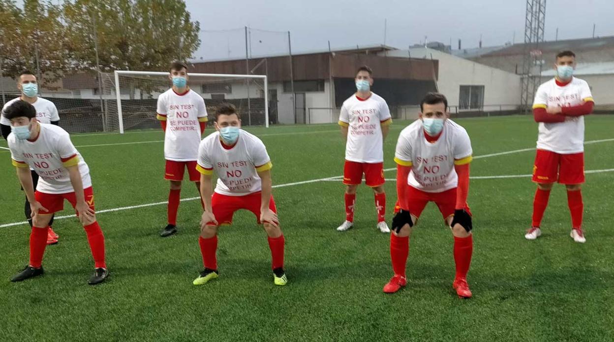 Los jugadores del CF Porzuna, el sábado en el campo del Atlético Teresiano