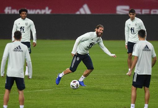 El capitán de la selección española, Sergio Ramos, centrará las miradas tras haber fallado dos penaltis en el último partido ante Suiza