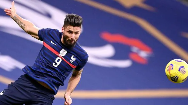 Giroud, el «kart» que persigue a Thierry Henry