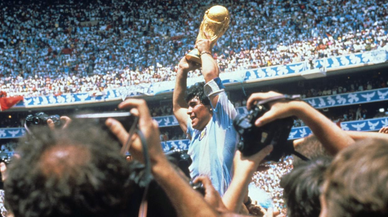 Sigue en vídeo los homenajes a Maradona