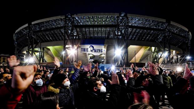 Nápoles cambiará el nombre del estadio de San Paolo para dedicarlo a Maradona