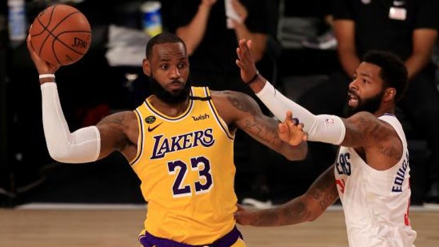 LeBron James renueva dos años por los Lakers por 85 millones de dólares