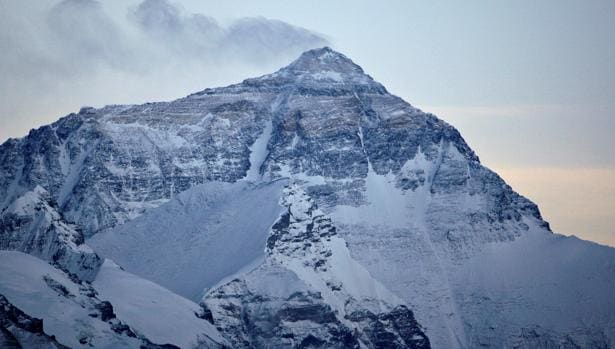El Everest tendrá mañana una nueva altura oficial