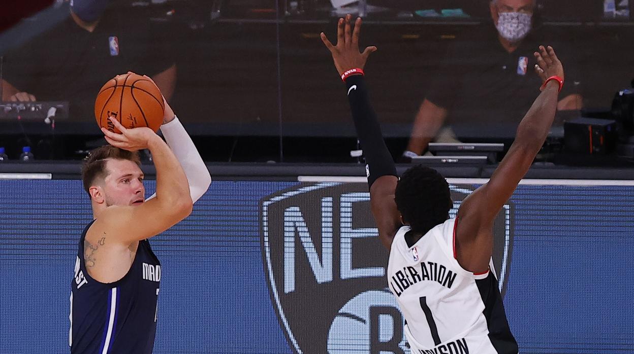 El base de los Dallas Mavericks, Luka Doncic, durante un partido en la burbuja de Orlando