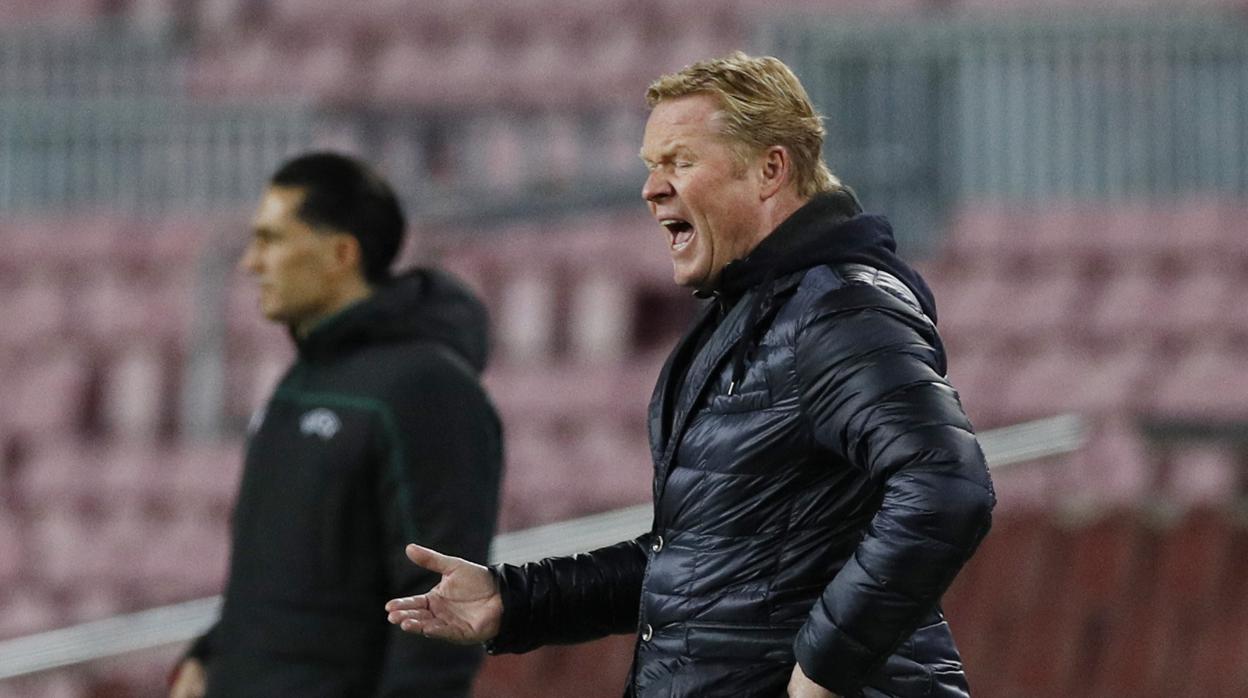 Koeman, visiblemente enfadado, durante el partido entre el Barcelona y la Juventus