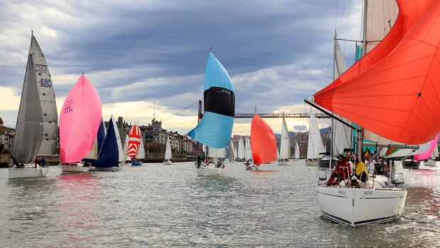 El Puente Bizkaia y el Abra se quedan este año sin la tradicional Regata del Gallo