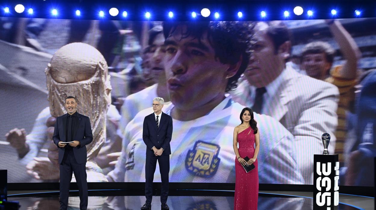 Maradona fue homenajeado durante la gala de «The Best»