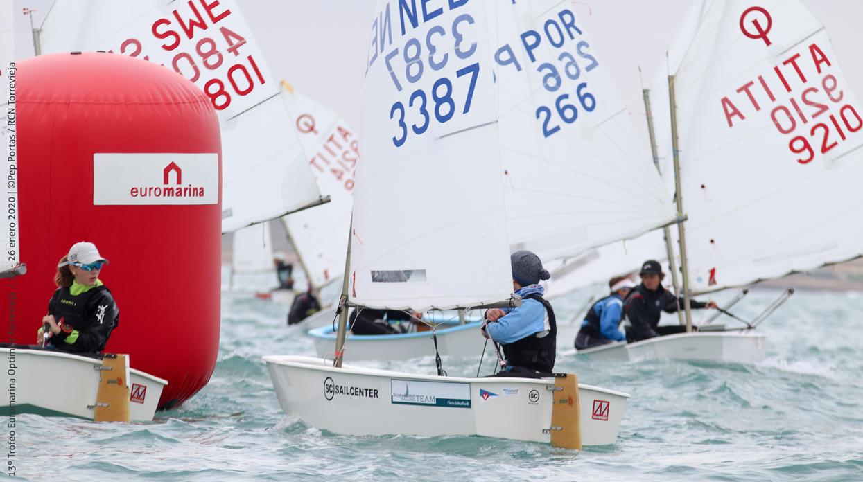 El 14º Trofeo Optimist Torrevieja se aplaza a 2022