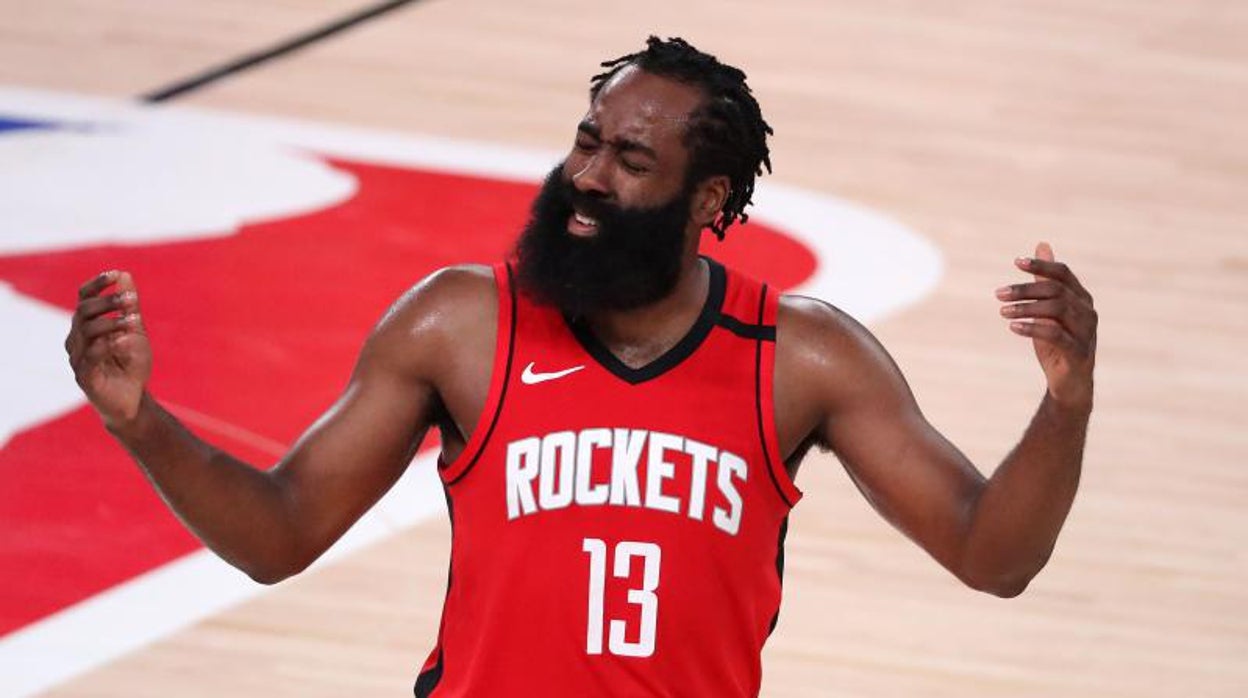 Investigan a James Harden por romper el protocolo anti-Covid en un club de striptease