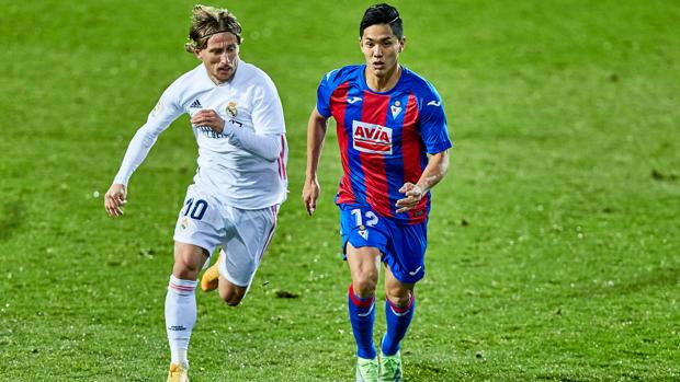 Modric, un año más, hasta 2022