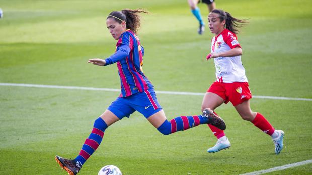 Andrea Falcón: «El fútbol femenino crece a pasos agigantados»