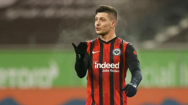 El Eintracht se acuerda de Zidane tras el doblete de Jovic en su regreso