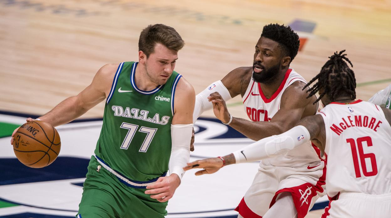 Doncic, durante un partido contra los Houston Rockets