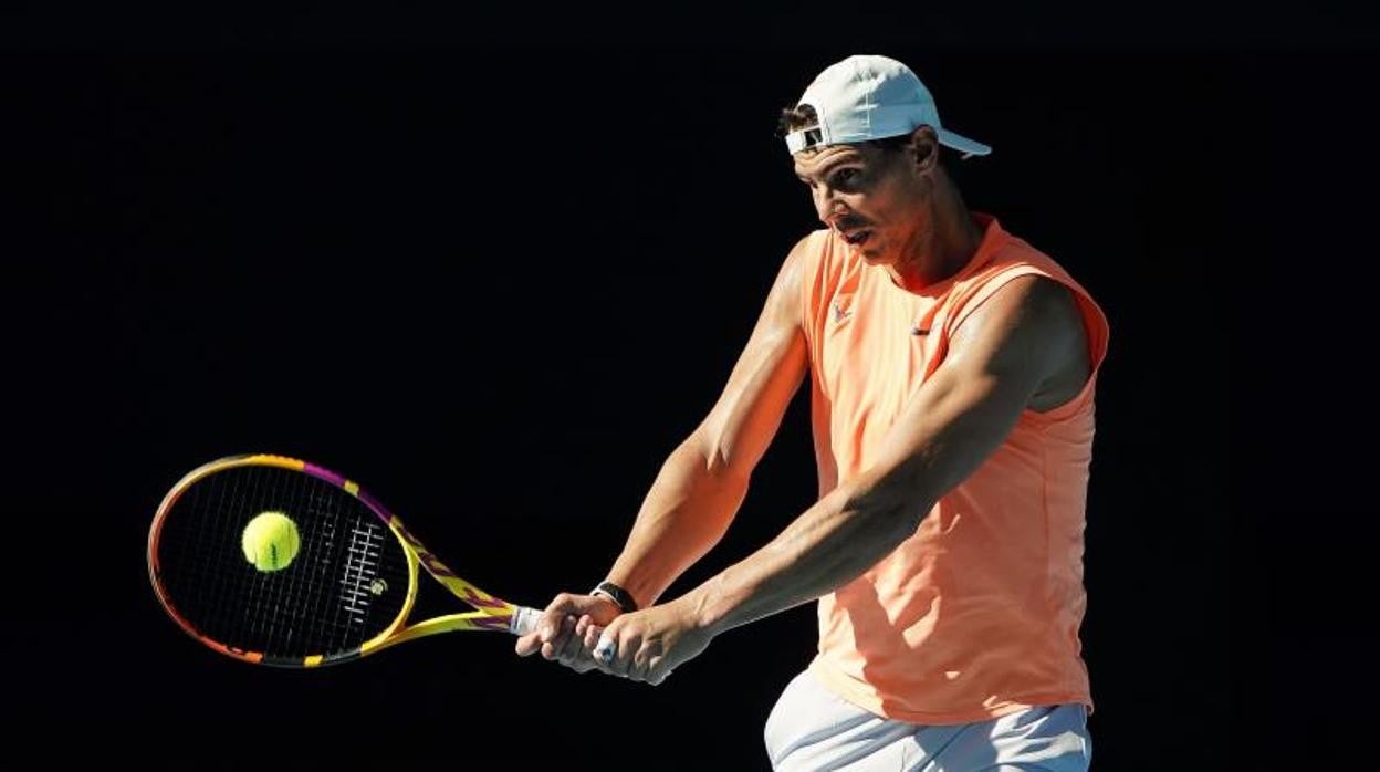 Rafa Nadal, durante un entrenamiento en Australia