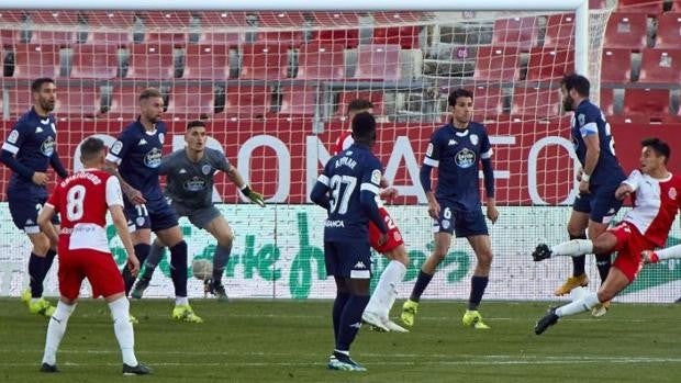 Sylla rescata un punto para un Girona con diez