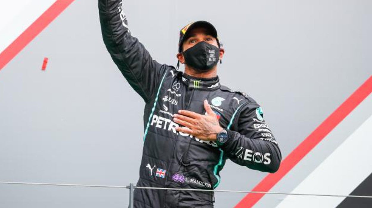 Fin al culebrón: Lewis Hamilton firma su nuevo contrato con Mercedes