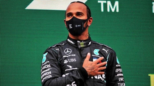 Hamilton contagia su activismo a Mercedes