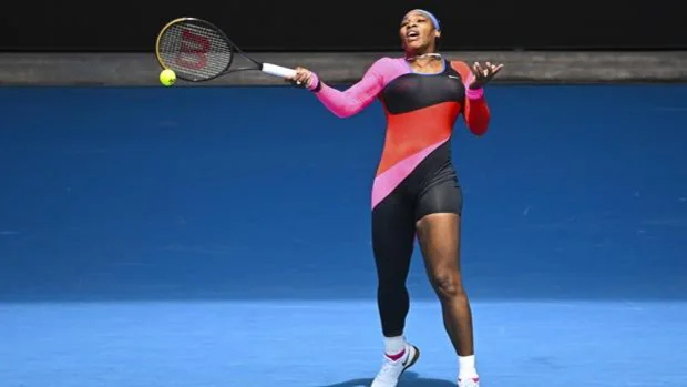 Serena Williams sorprende con otro rompedor atuendo