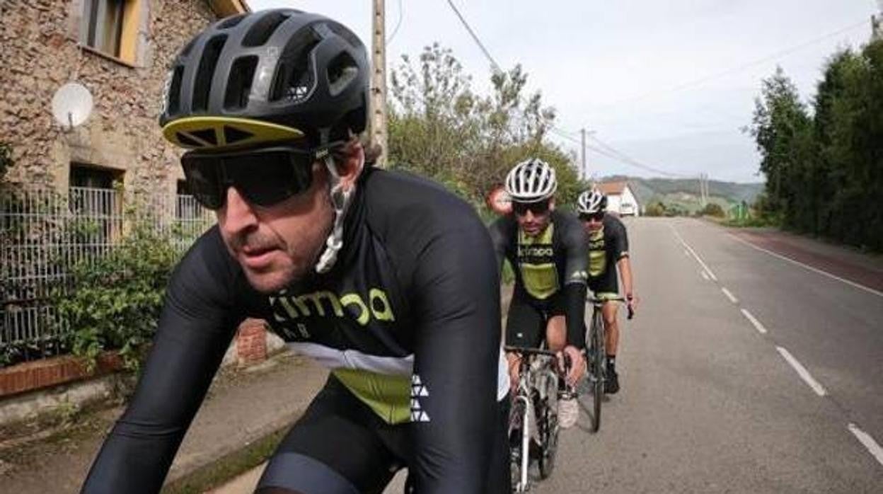 Fernando Alonso se encuentra bien después de una cirugía leve en la mandíbula