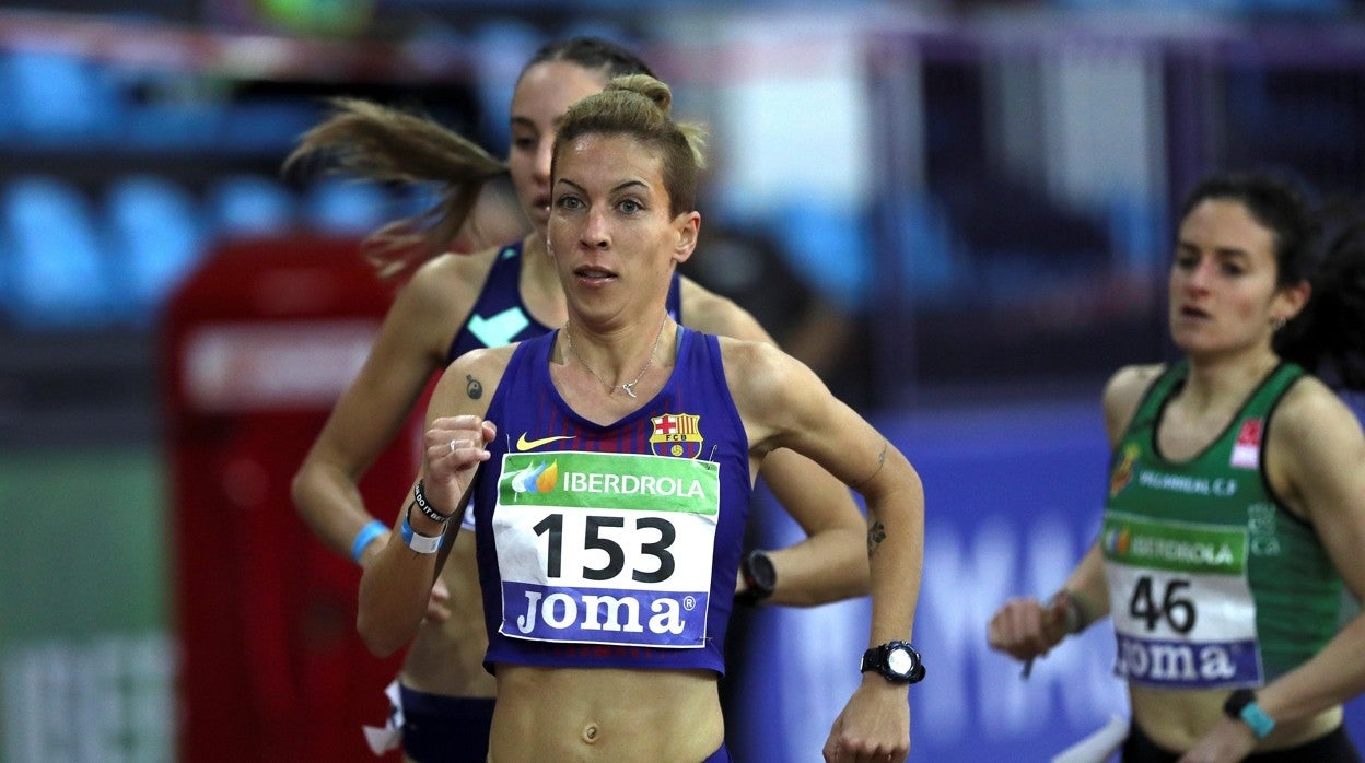 Cariolina Robles, compitiendo en los 3.000 metros en el Campeonato de España en la pista de Gallur