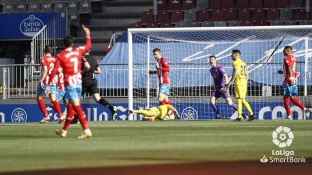 El Málaga sigue soñando con el playoff de ascenso