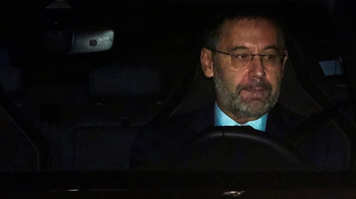 Los Mossos d'Esquadra entran en las oficinas del club