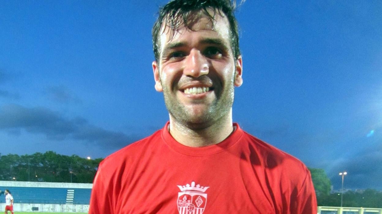 Carlos Matallanas con la camiseta del Racing Portuense.