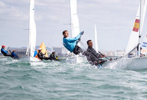 Silvia Mas y Patricia Cantero refuerzan su liderato en el Campeonato del Mundo de 470