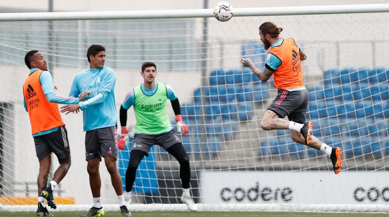 Sergio Ramos y Hazard, convocados para jugar ante el Elche