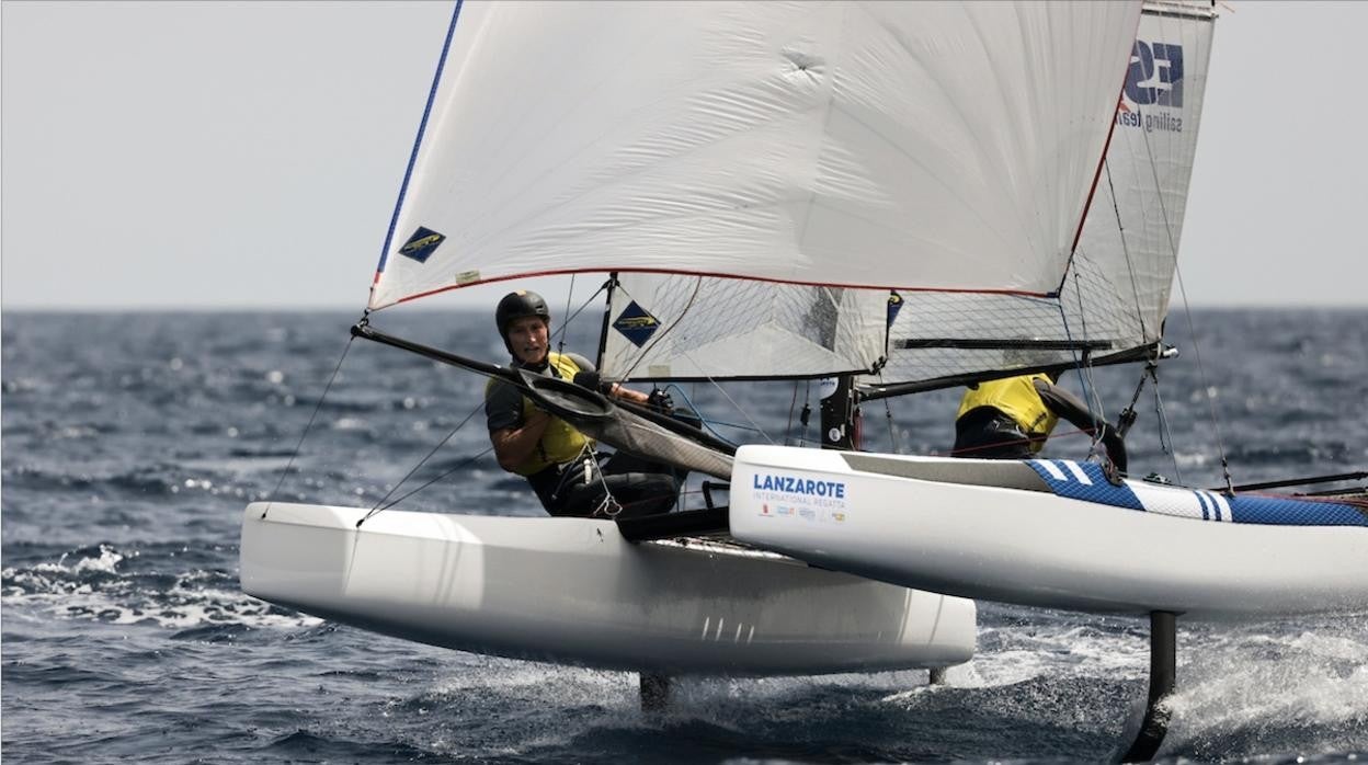 Muy fácil para Tara Pacheco y Florian Trittel en Nacra 17 y Diego Botín y Iago López Marra en Lanzarote