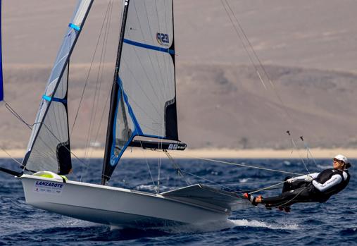 Muy fácil para Tara Pacheco y Florian Trittel en Nacra 17 y Diego Botín y Iago López Marra en Lanzarote