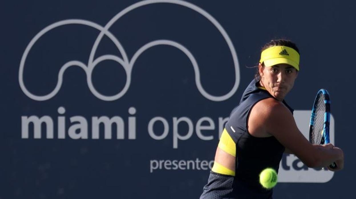 Muguruza remonta hacia octavos de final en Miami