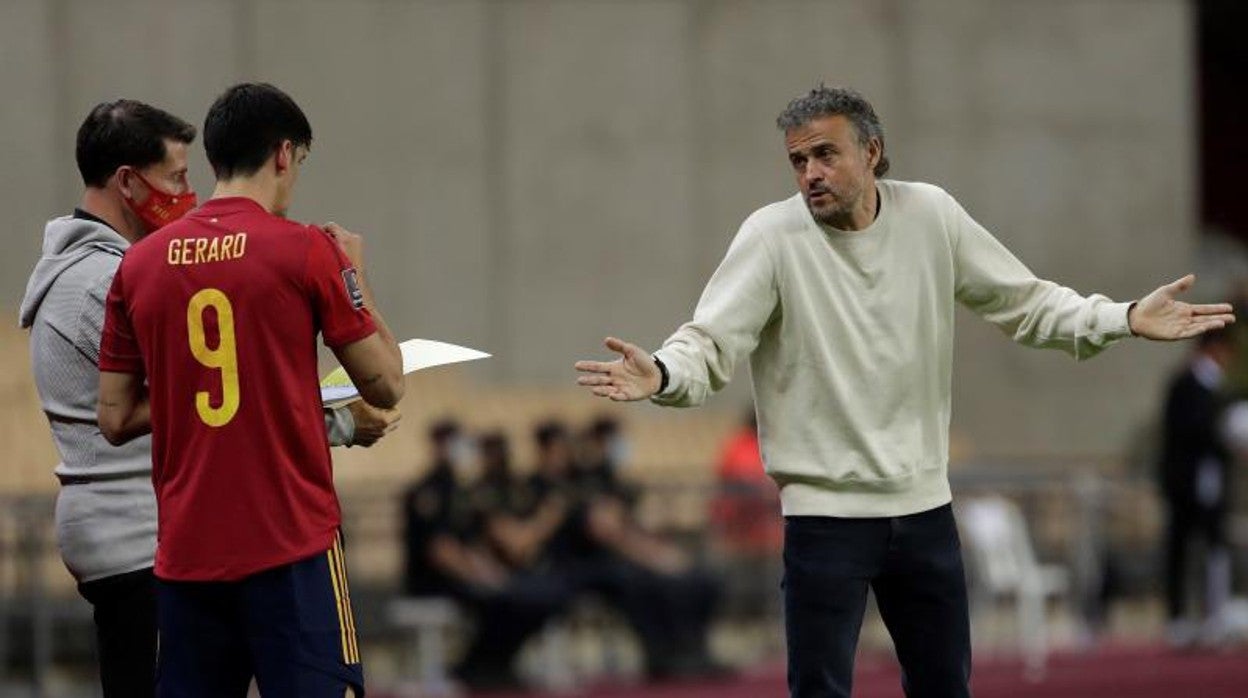 Luis Enrique, sobre Sergio Ramos: «Juegan los que están mejor, que os guste o no ya es otra película»