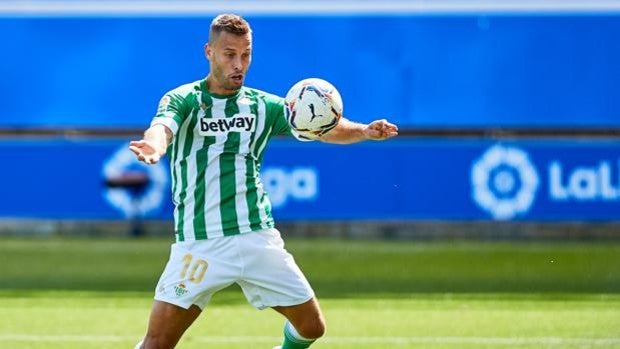 Borja Iglesias acerca Europa al Betis y aleja del sueño al Granada