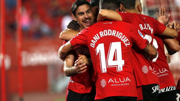 El Mallorca acaricia el ascenso directo y deja en serios apuros al Alcorcón