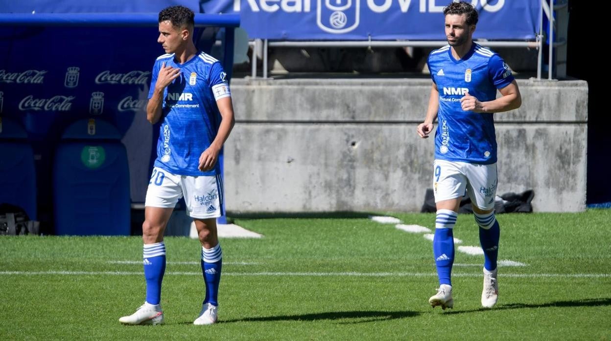 El Oviedo supera al Málaga en un duelo sin nada en juego